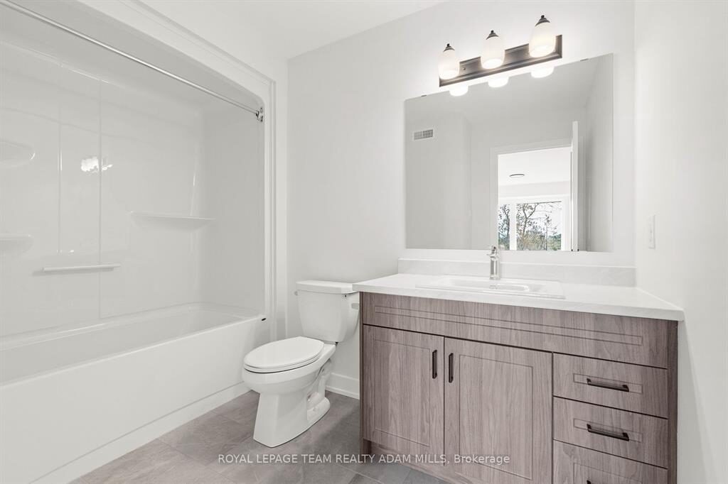Interior, 3-piece fully upgraded bathroom, 203 Teskey, Almonte, Ottawa